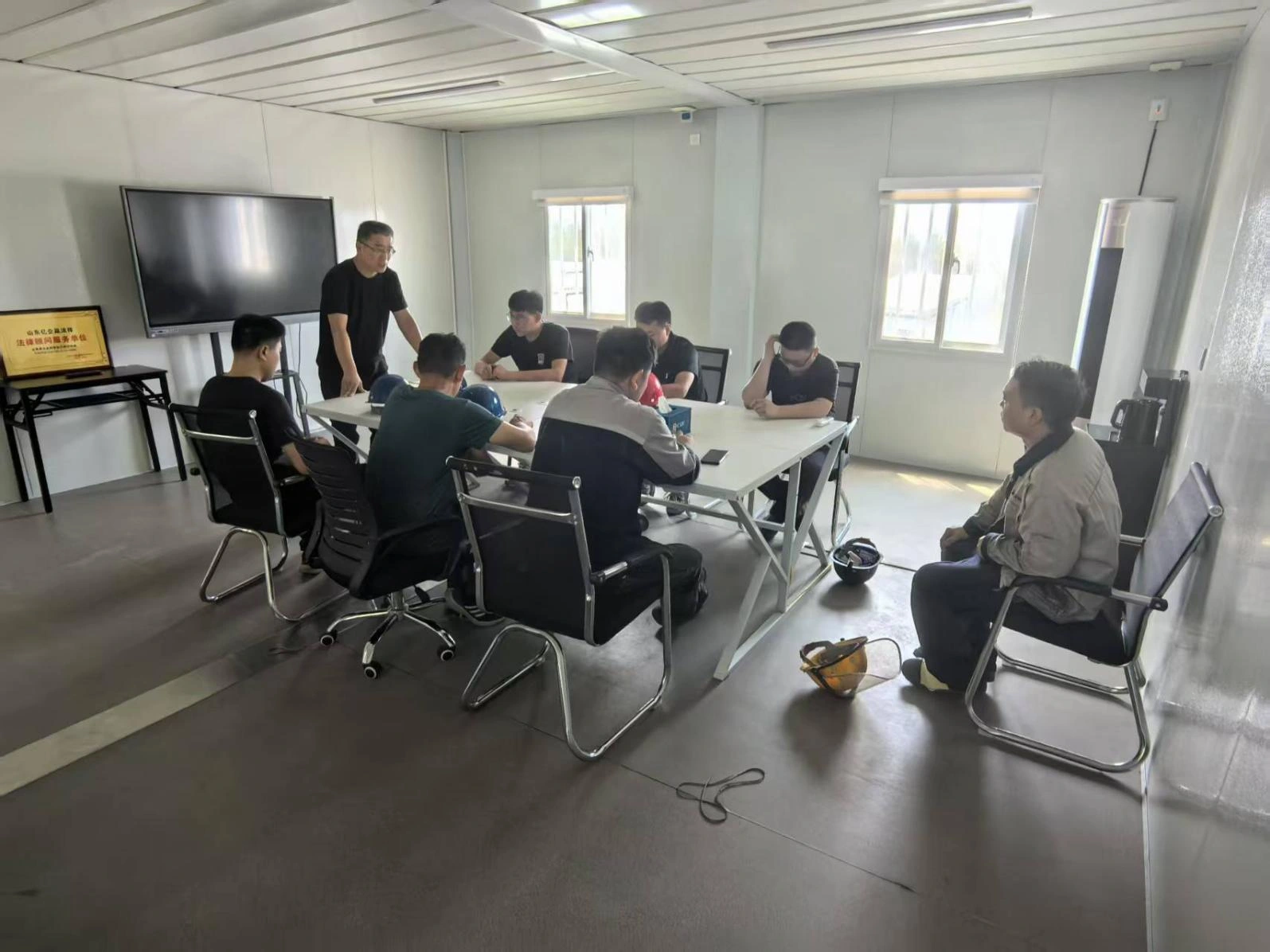 Työturvallisuuden perustan vahvistaminen erikoistuneella turvallisuuskoulutuksella ryhmänjohtajille